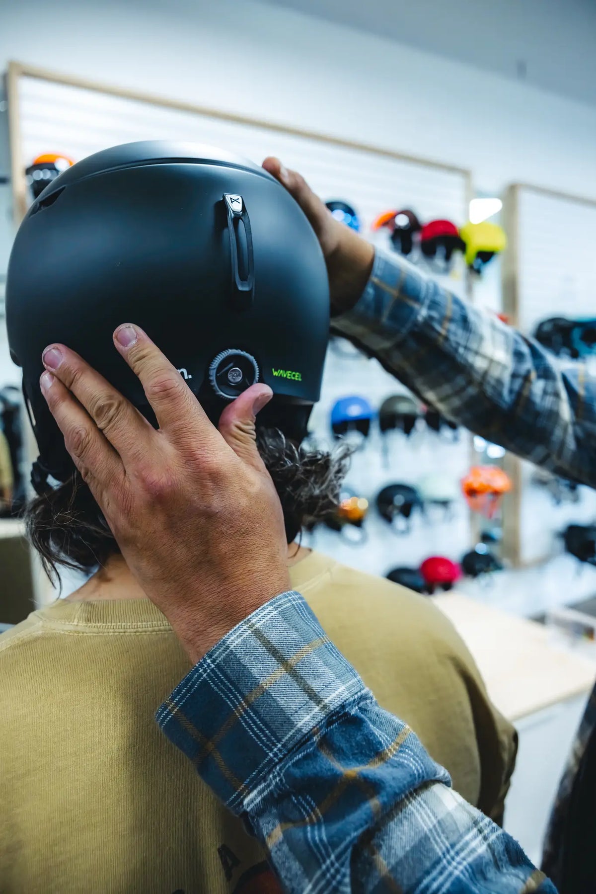 can you use a snowboard helmet for motorcycle LOW PRO Snow Certified - Santa Cruz Signature Edition - Gloss W or the peak visor can be removed for a more aerodynamic touring helmet Can I Use My Dirt