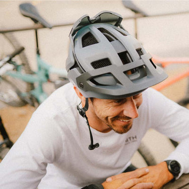 smith forefront bike helmet white medium Smith Forefront 3 Mips